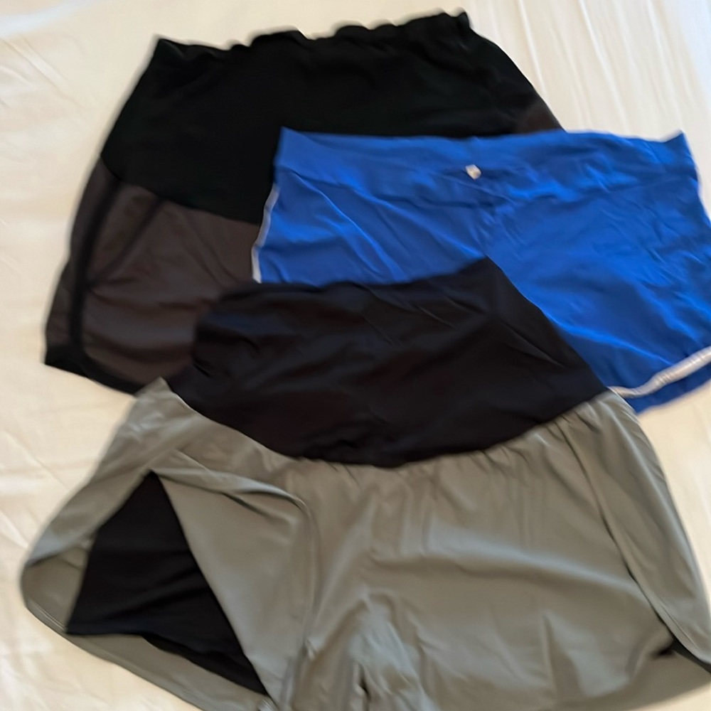 3 maternity shorts size XL